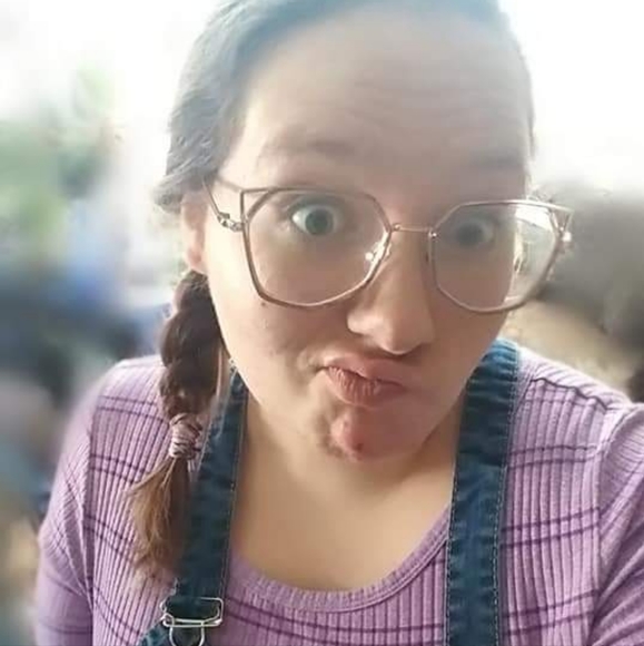 Meet your Posher, Quincy - Picture 7 of 8